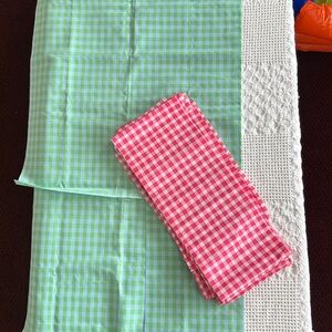 Gingham Checkered Tablecloth Set - Green and Pink